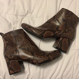 Snake skin boot